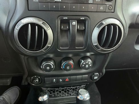 Used 2018 Jeep Wrangler Sport image 26