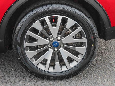 Used 2020 Ford Escape Titanium image 7