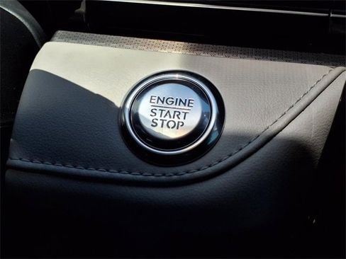 New 2025 Lincoln Nautilus Premier w/ Equipment Group 102A image 9