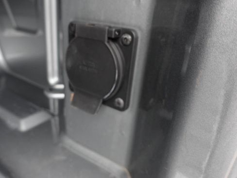 Used 2024 Chevrolet Silverado 1500 LT image 26