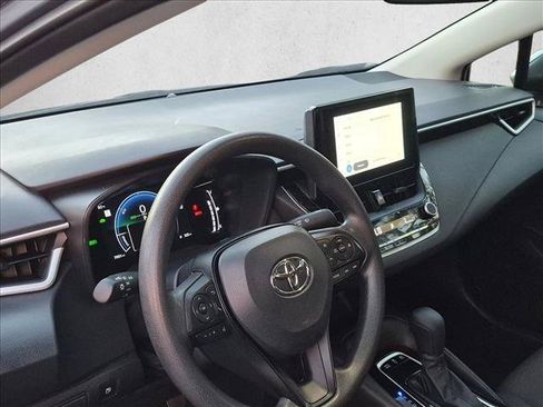 Used 2026 Toyota Corolla LE FWD image 9