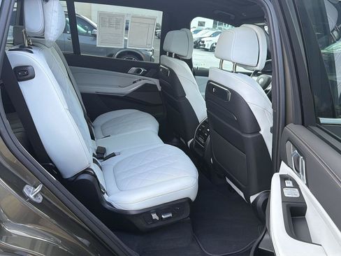 Used 2027 BMW X7 xDrive40i AWD/4WD image 14