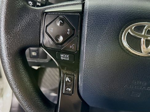 Used 2018 Toyota Tacoma SR image 14