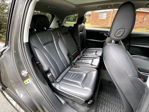 Used 2020 Audi Q7 2.0T Premium w/ Convenience Package image 22