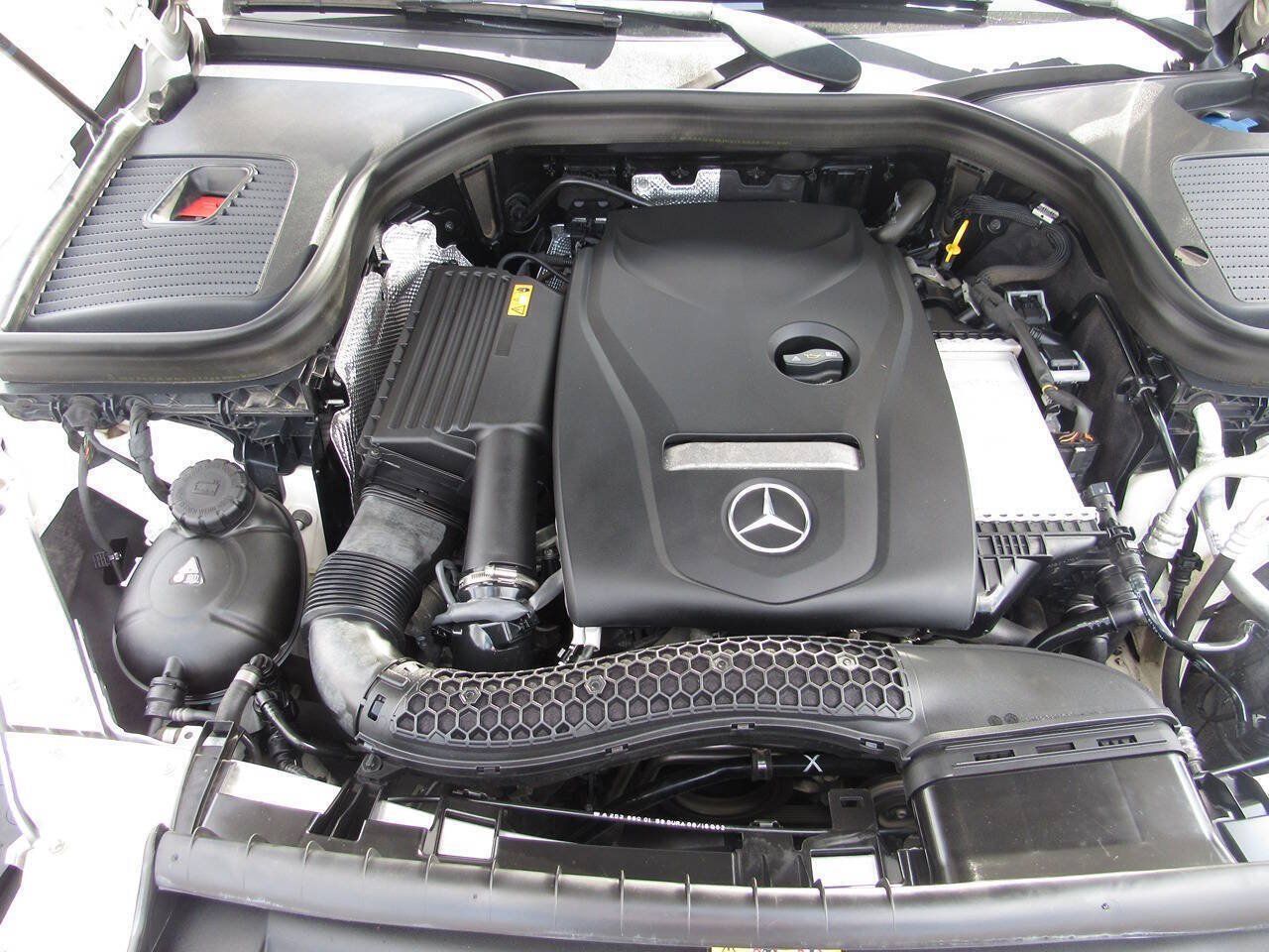 Used 2018 Mercedes-Benz GLC 300 4MATIC image 43