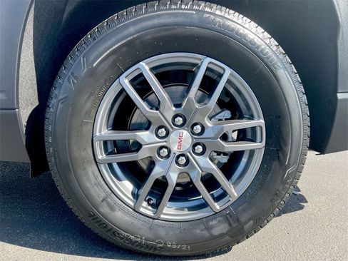 New 2025 GMC Acadia Elevation image 27