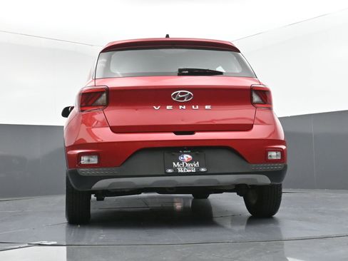 Used 2021 Hyundai Venue SE image 25