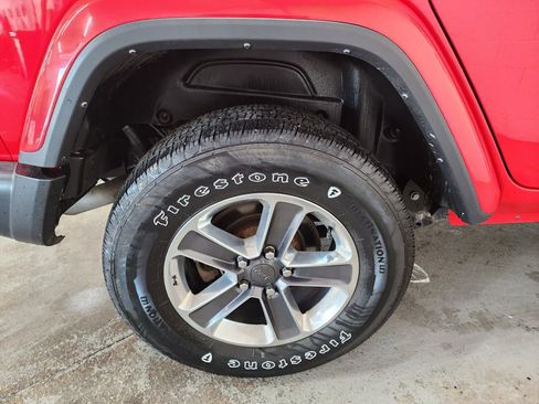 Used 2023 Jeep Wrangler Unlimited Sahara AWD/4WD image 37