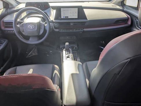 Used 2025 Toyota Prius Plug-In Hybrid image 14