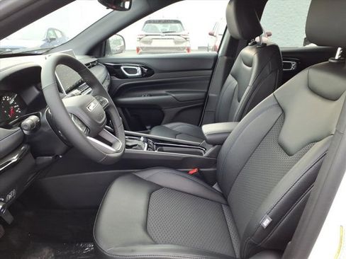 New 2026 Jeep Compass Latitude image 14