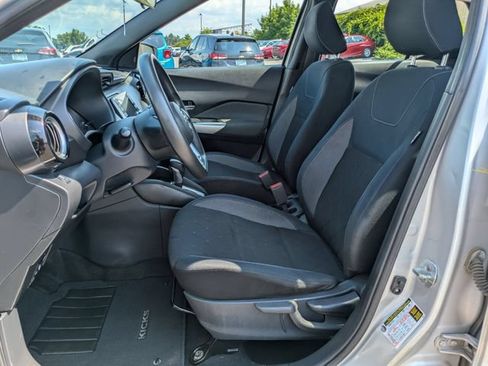Used 2018 Nissan Kicks SV FWD image 7