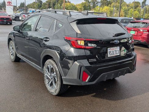 Used 2025 Subaru Crosstrek 2.5i Premium AWD/4WD image 2