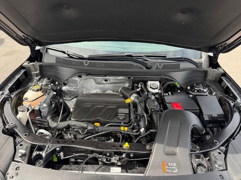 Used 2025 Chevrolet Trax LT w/ LT Convenience Package image 31