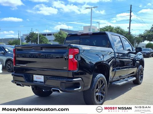 Used 2025 Chevrolet Silverado 1500 LT Trail Boss w/ Convenience Package II AWD/4WD image 7