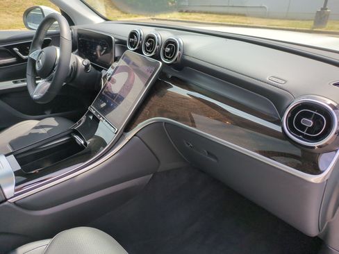 Certified 2024 Mercedes-Benz GLC 300 4MATIC image 37