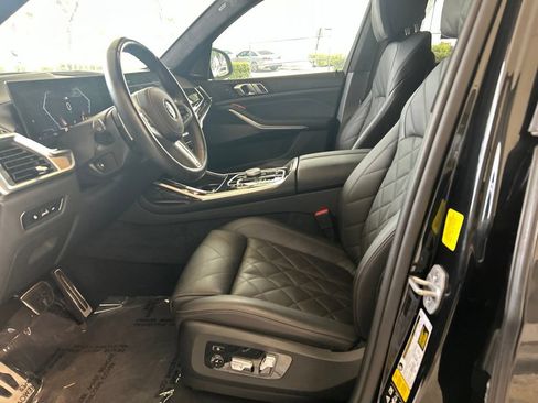 Used 2024 BMW X7 xDrive40i w/ M Sport Package AWD/4WD image 6