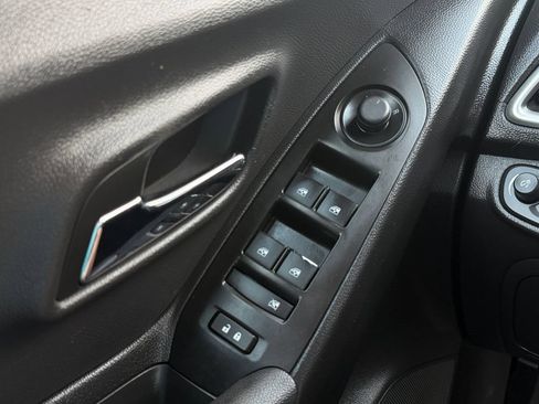 Used 2019 Chevrolet Trax LT w/ LT Convenience Package FWD image 20