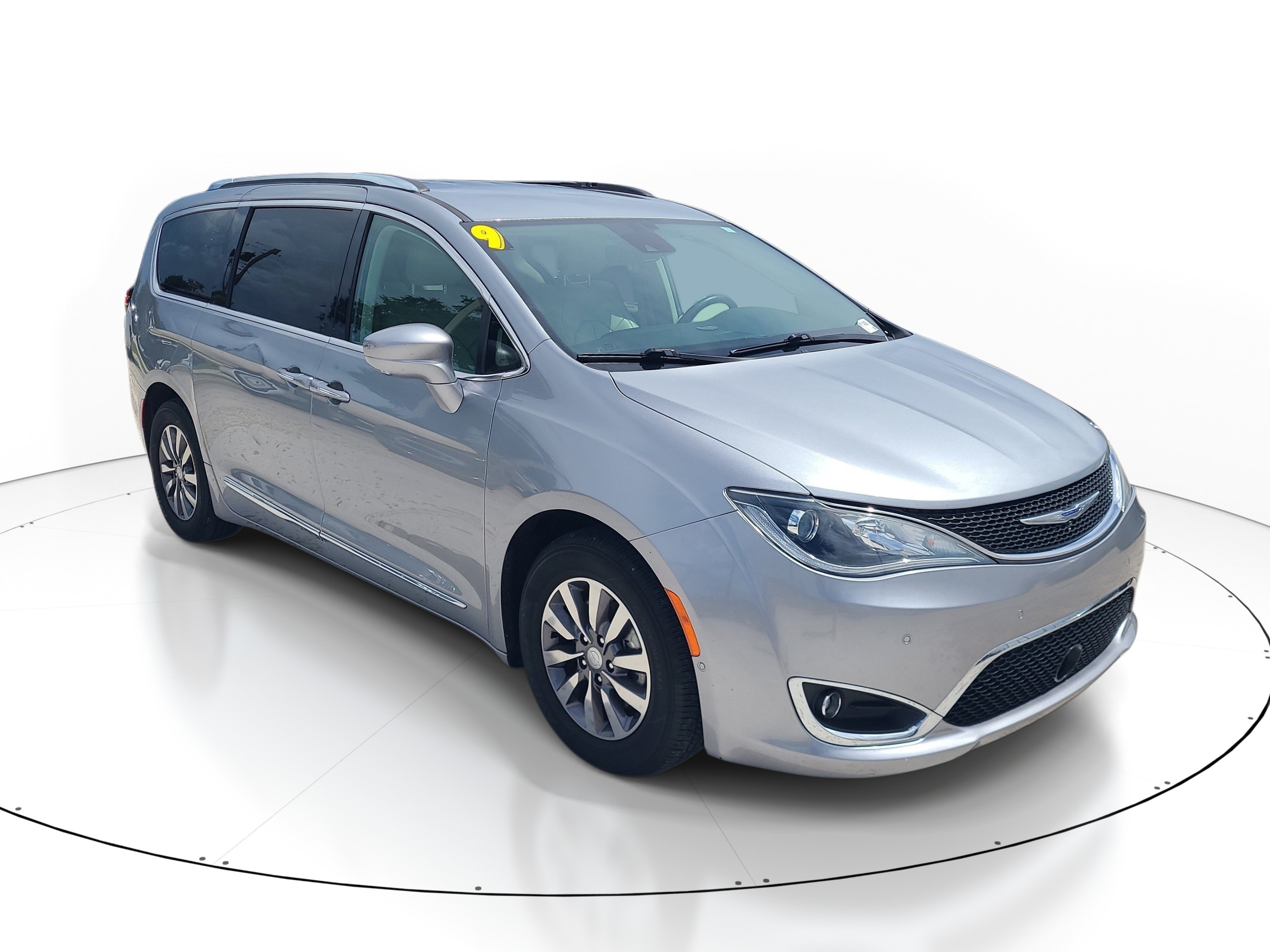 Used 2019 Chrysler Pacifica Touring-L Plus w/ Advanced Safetytec Group FWD image 1