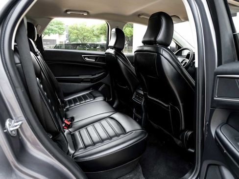 Used 2022 Ford Edge SEL AWD/4WD image 36