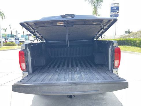 Used 2020 GMC Sierra 1500 SLE w/ SLE Value Package RWD image 25