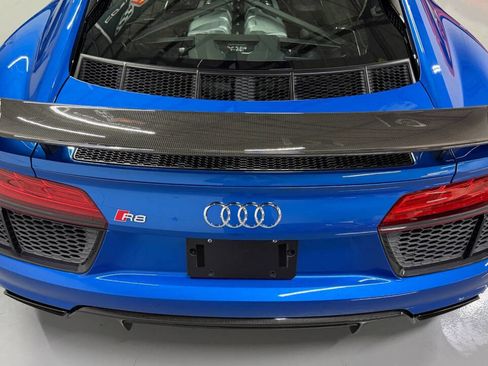 Used 2017 Audi R8 V10 plus w/ Full Leather Package image 20