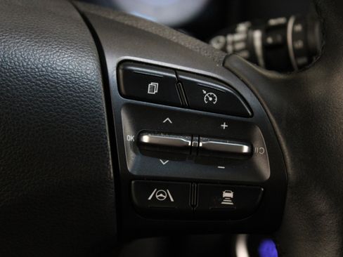 Used 2022 Hyundai Kona Limited image 11