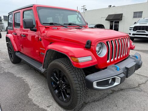 Used 2022 Jeep Wrangler Unlimited Sahara w/ Cold Weather Group AWD/4WD image 12