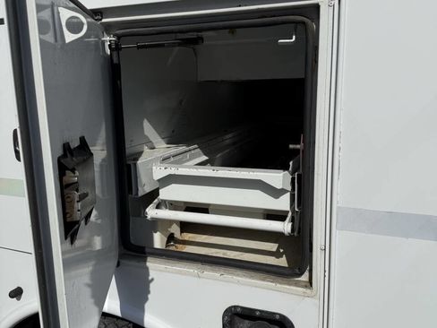 Used 2012 Ford F550 2WD Regular Cab Super Duty w/ PWR Equipment Group image 6