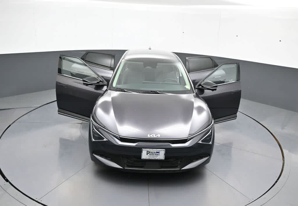 Certified 2025 Kia EV6 Light w/ Light LR Technology Package AWD/4WD image 45