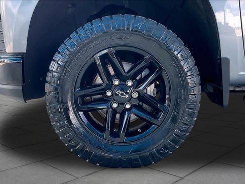 Used 2021 Chevrolet Silverado 1500 LT Trail Boss w/ Convenience Package II AWD/4WD image 11