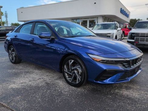 Certified 2024 Hyundai Elantra Limited FWD image 2