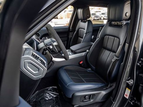 Used 2022 Land Rover Range Rover Sport HST image 13