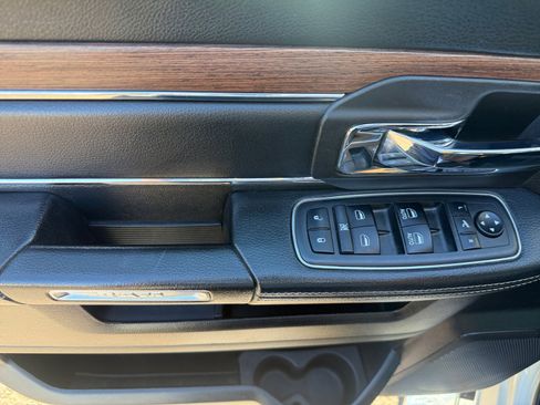 Used 2018 RAM 2500 Laramie w/ Convenience Group image 14