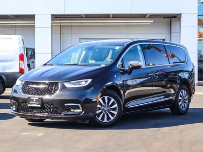Used 2023 Chrysler Pacifica Limited