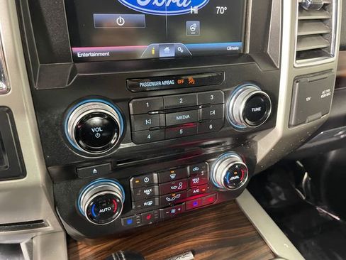 Used 2015 Ford F150 Lariat w/ Equipment Group 502A Luxury AWD/4WD image 7