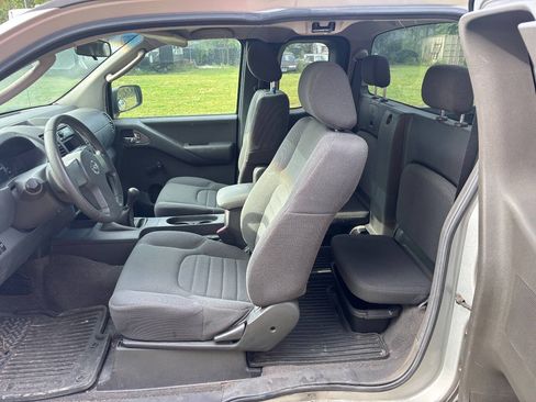 Used 2009 Nissan Frontier XE RWD image 16