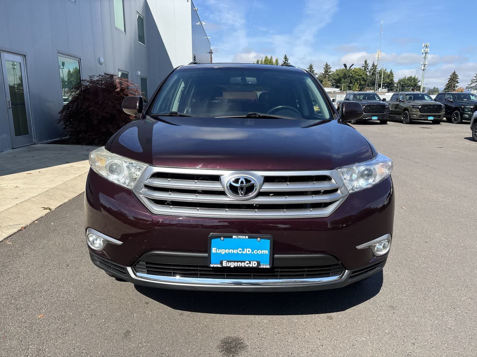 Used 2012 Toyota Highlander SE w/ Tow Pkg AWD/4WD image 6