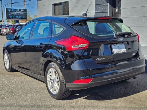 Used 2016 Ford Focus SE w/ SE Winter Package image 3