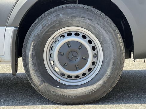 New 2025 Mercedes-Benz Sprinter 2500 image 10