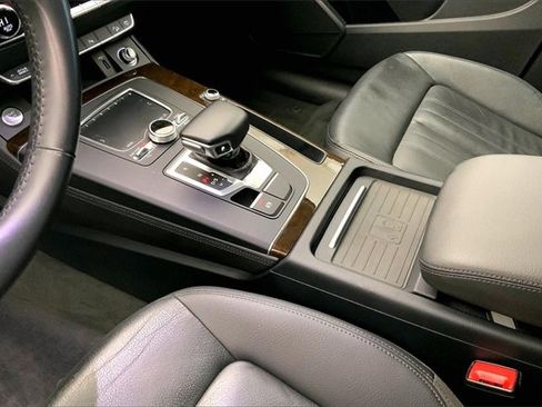 Used 2019 Audi Q5 2.0T Premium Plus w/ Premium Plus Package image 17