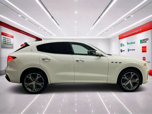 Used 2020 Maserati Levante AWD/4WD image 9