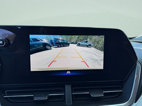 Used 2024 Chevrolet Trax LT w/ LT Convenience Package FWD image 7