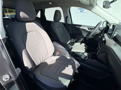 Used 2022 Ford Escape SE image 29