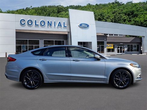 Certified 2018 Ford Fusion SE w/ Equipment Group 201A image 7