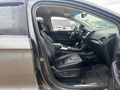Used 2017 Ford Edge Titanium w/ Technology Package AWD/4WD image 18