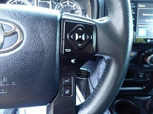 Used 2021 Toyota 4Runner TRD Off-Road Premium AWD/4WD image 15