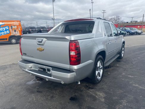 Used 2013 Chevrolet Avalanche LTZ image 5