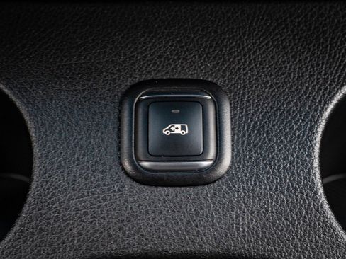 Used 2024 Mercedes-Benz Sprinter 2500 image 32