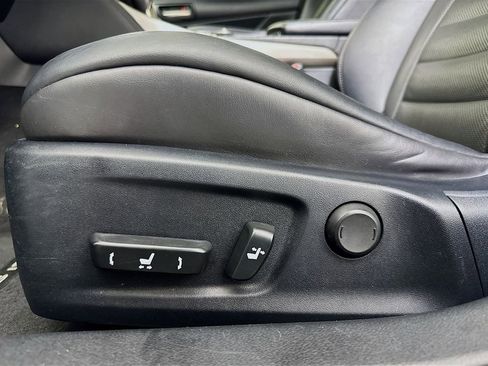 Used 2017 Lexus IS 350 AWD image 17