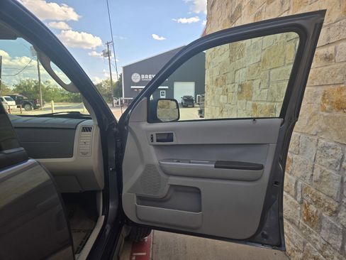 Used 2012 Ford Escape XLT image 8